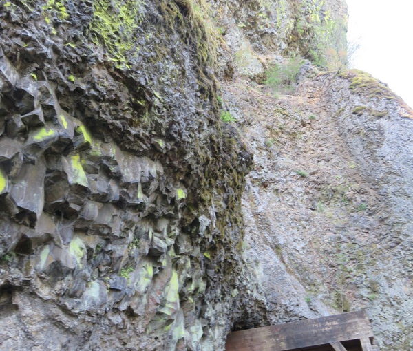 More hiking in the Gorge: Horsetail Falls