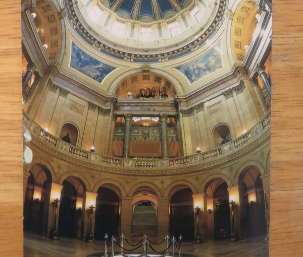 SKS postcard: Minnesota State Capitol Rotunda